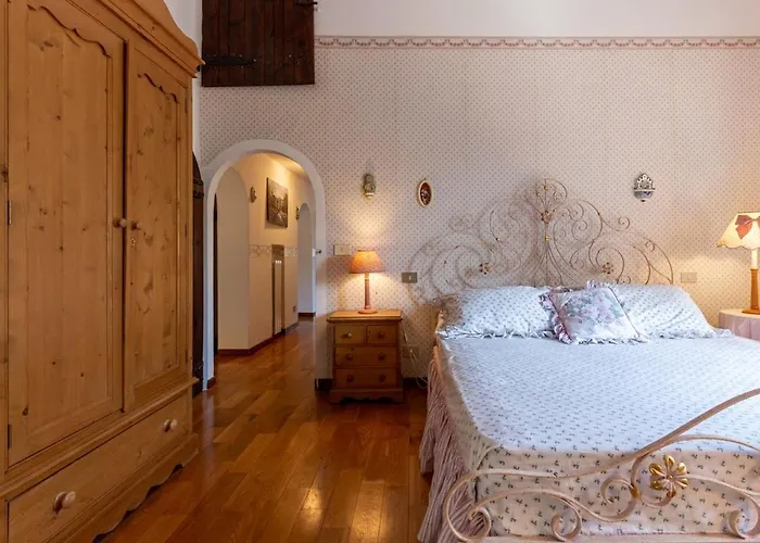 Manetta - Main House